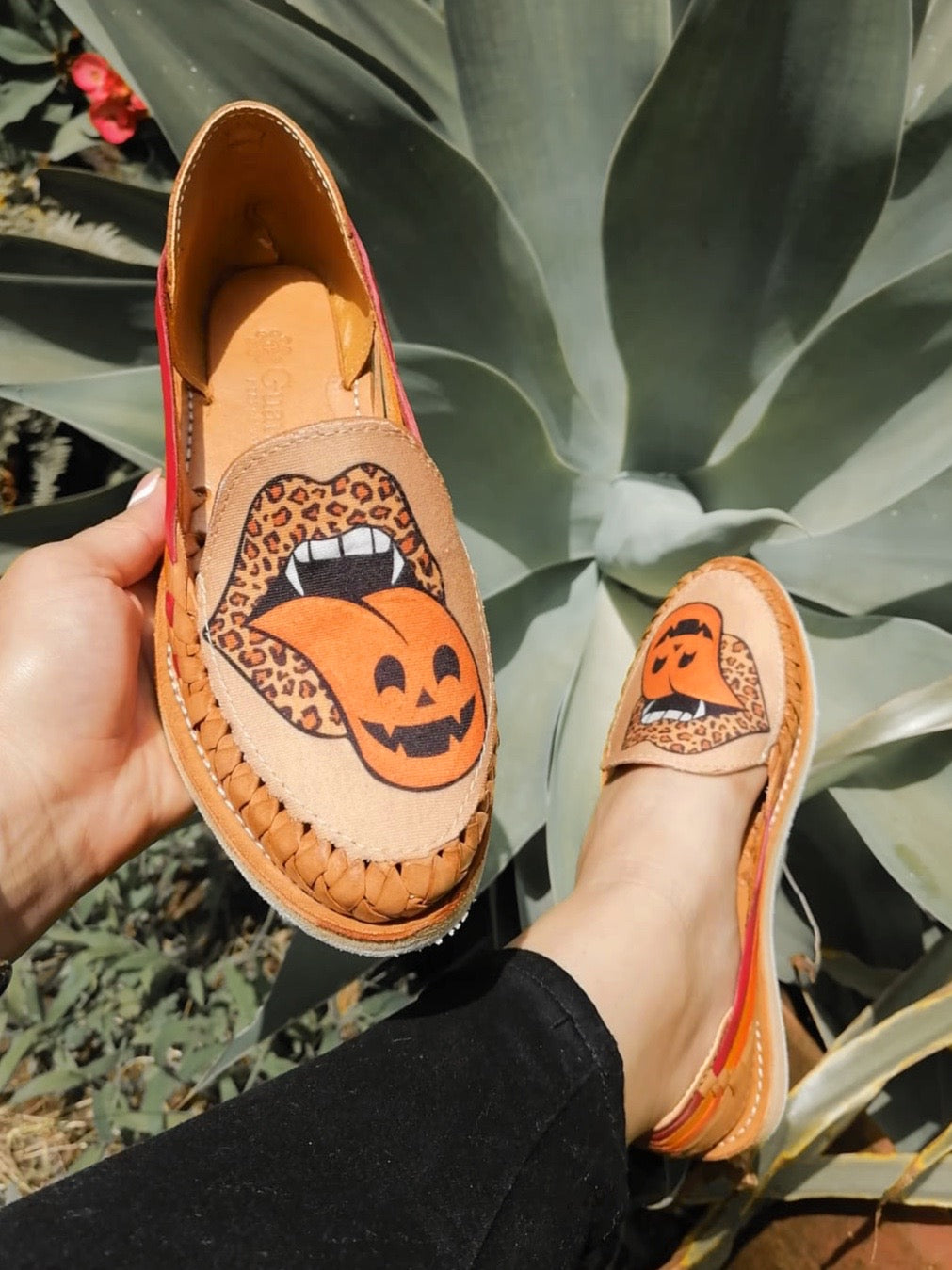 Spooky Lips Huaraches â Guaraxez