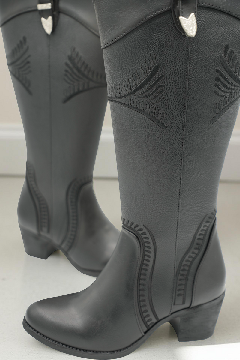 Bota Larga Bordada (892)