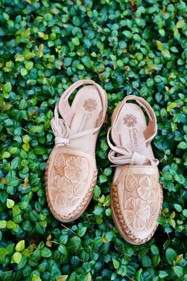 Buena Vista Lace Up