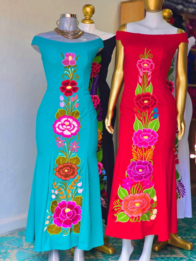 Elegante Embroidered Mexican Dress Guaraxez Elegante Embroidered Mexican Dress Guaraxez