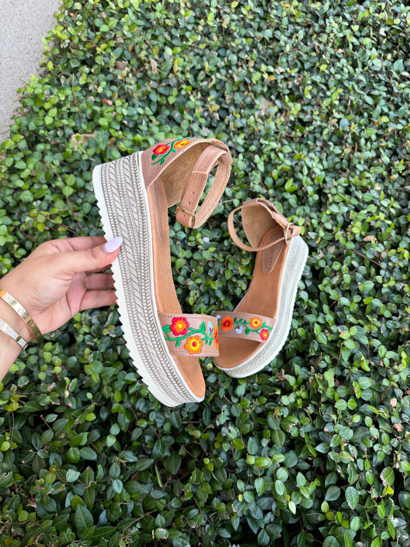 Ximena Embroidered Sandals Tan