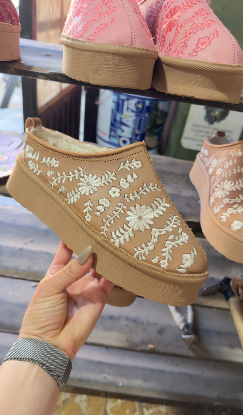 Artesanal Embroidery Suede Boots