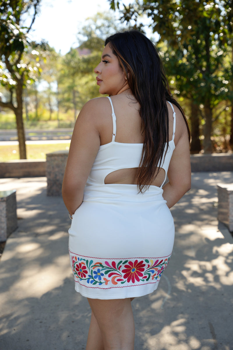 Embroidery Backless Active Dress Belle White / 2XL Embroidery Backless Active Dress Belle White / 2XL