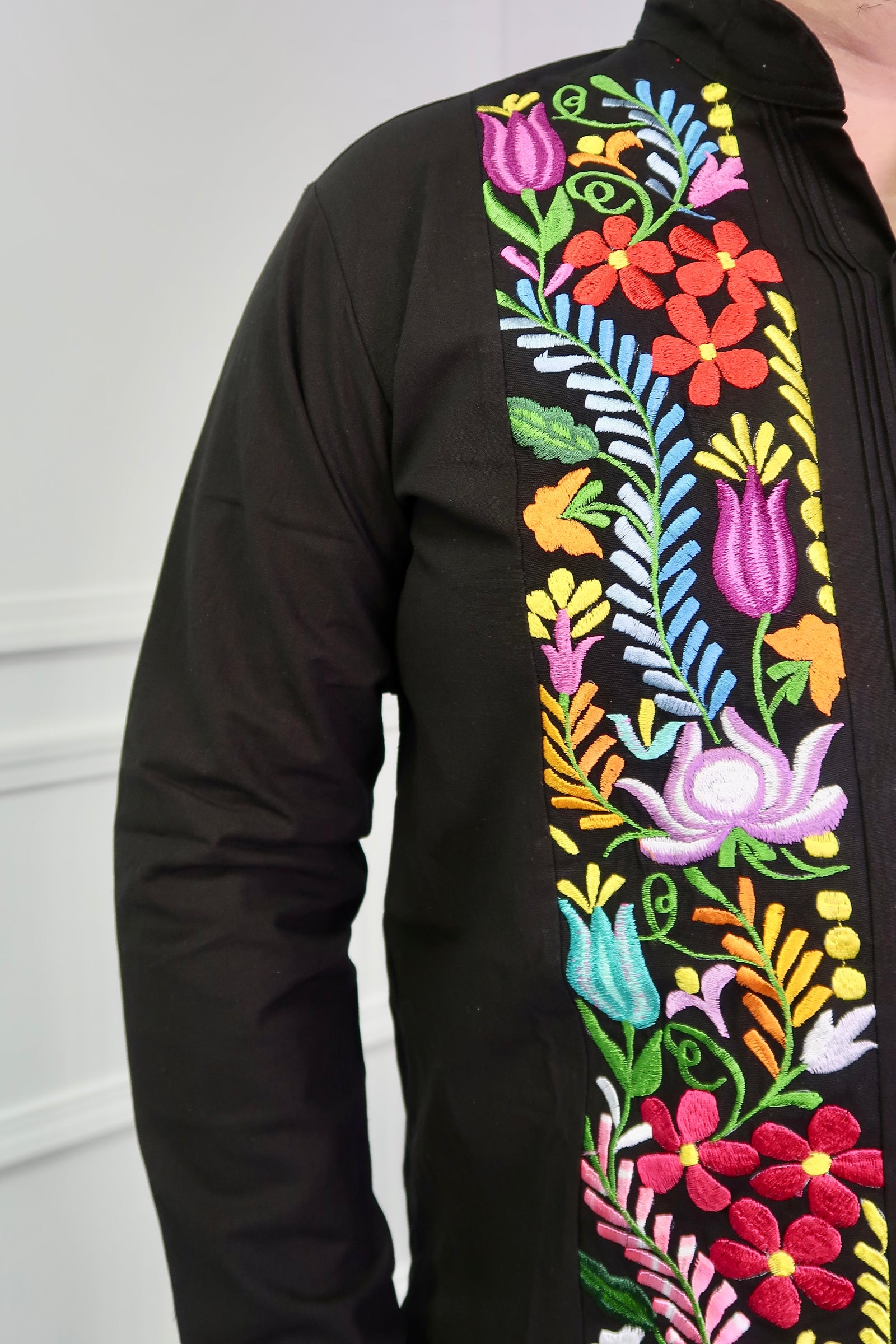 VALENTIN LONG SLEEVE GUAYABERA COLORFUL – Guaraxez