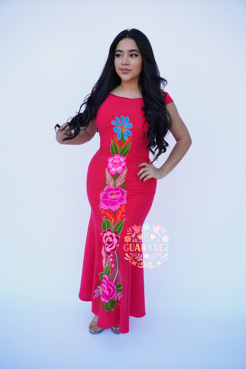 Elegante Embroidered Mexican Dress Plus Size (XL) / Black Elegante Embroidered Mexican Dress Plus Size (XL) / Black