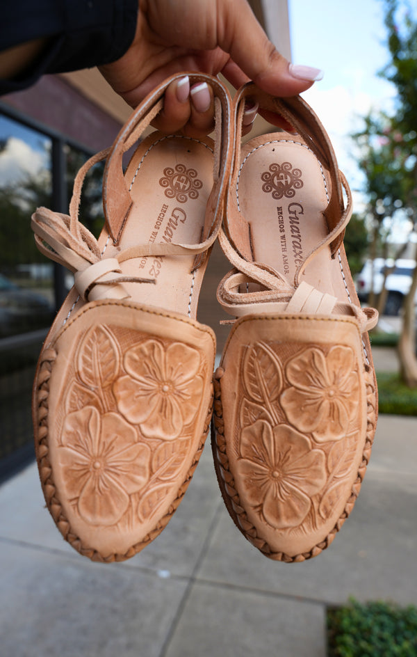 Buena Vista Lace Up