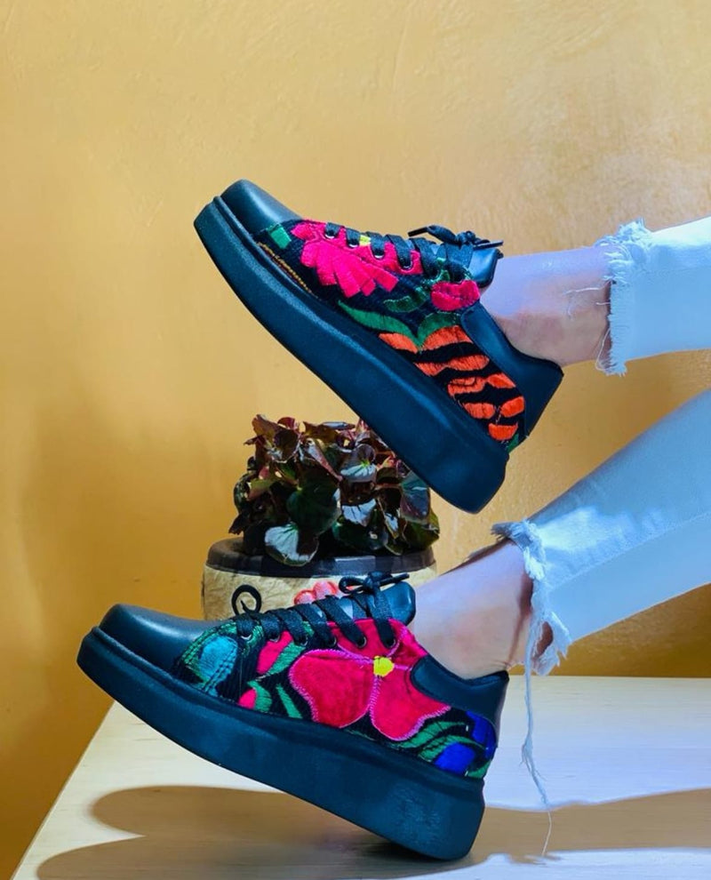 Lulu Floral Platform Sneakers Black – Guaraxez