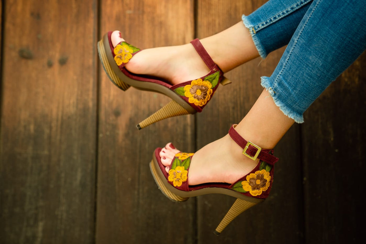 Platforms lady loom - decuña shoes for lady - looms - Mexican textiles - Latina - mexican - Mexican heels offers loom - mexican party