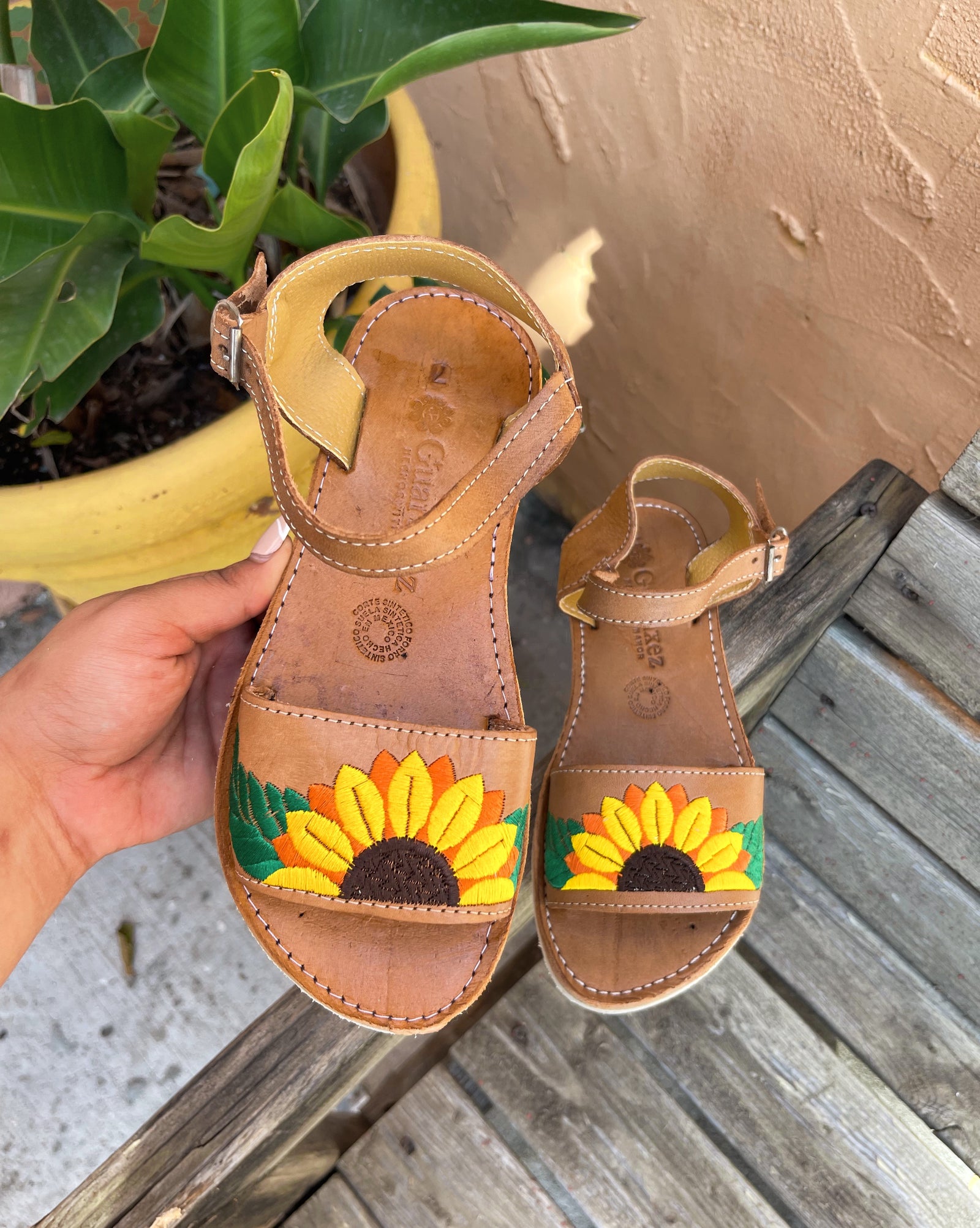 Larissa Girasol Sandals – Guaraxez